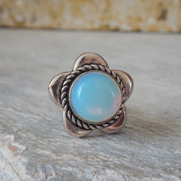 Sterling Silver 925 Daisy Opalite Flower Unique Boho Hippie Handcrafted Ring - Picture 3 of 8